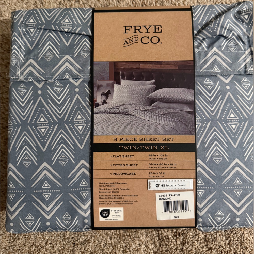 FRYE AND CO. Gray and White Aztec Print Twin/Twin XL Sheet Set - Picture 2 of 2